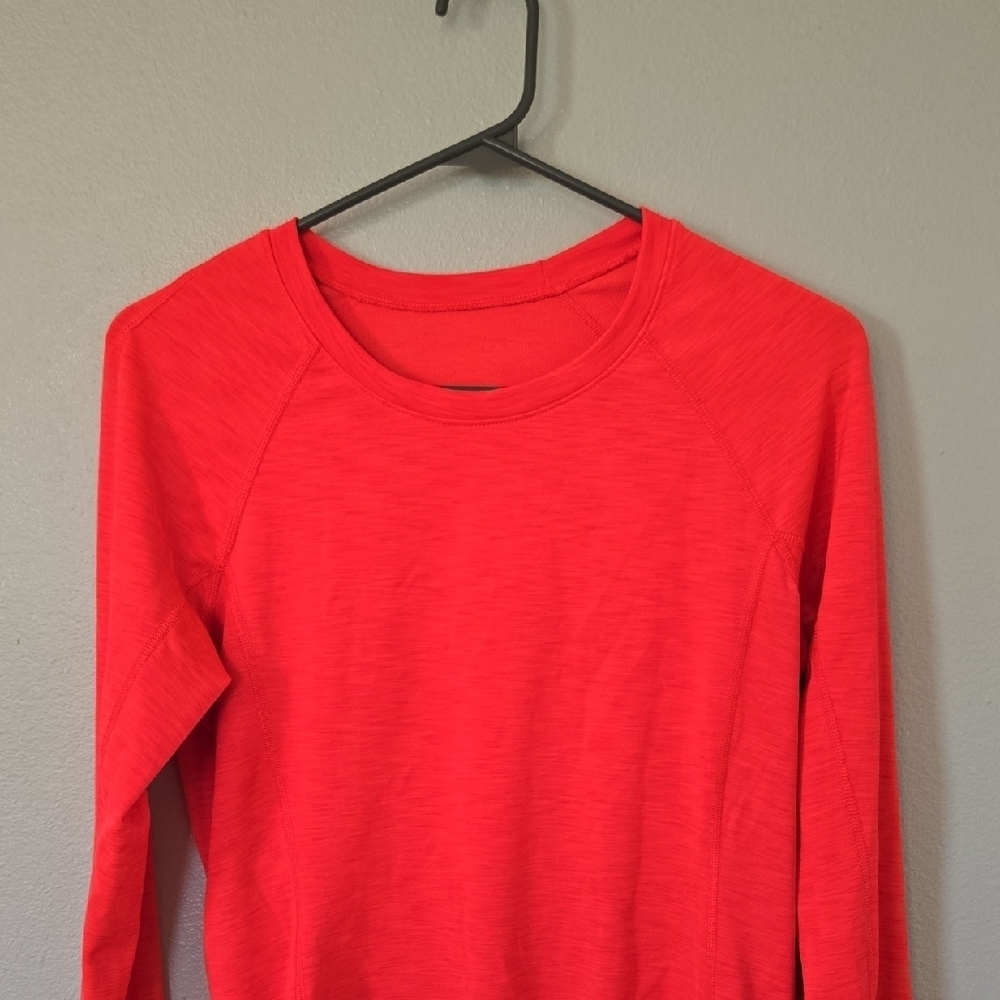 Under Armour | Bright Pink Long Sleeve Heat Gear Long Sleeve Tee Size Small